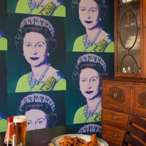 Tapete Andy Warhol - Queen Hellgelbgrün Sonderangebot